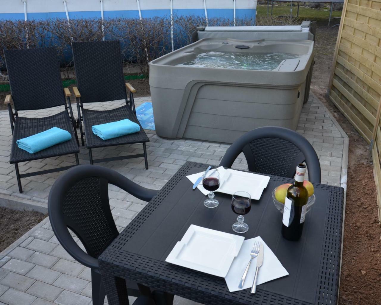 With Outdoor Jacuzzi And Sauna Vilnius